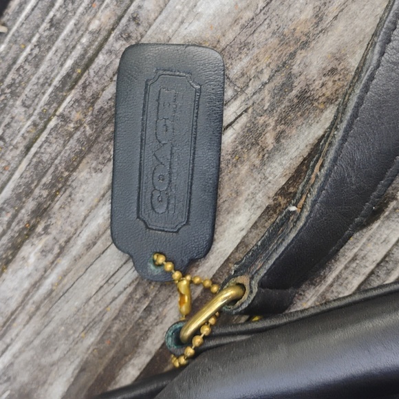 Coach vintage 80's leather shoulder bag. Style 4110 in great condition. - Picture 8 of 13